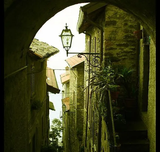 Al Castello Dervio
