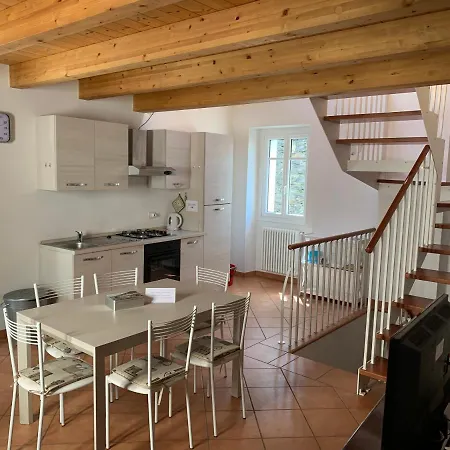 Al Castello Apartman *